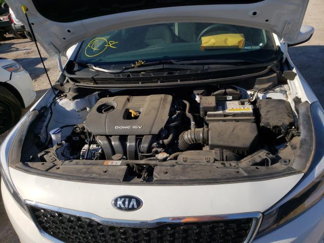 Photo 6 VIN: 3KPFK4A77JE276563 - KIA FORTE LX 