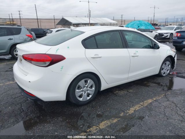 Photo 3 VIN: 3KPFK4A78HE050848 - KIA FORTE 