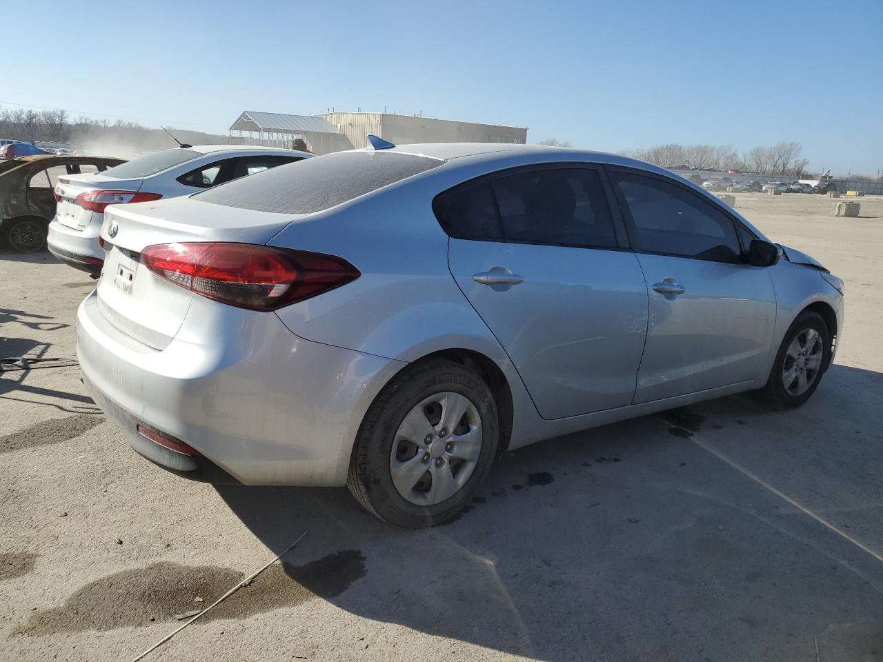 Photo 2 VIN: 3KPFK4A78HE084515 - KIA FORTE 