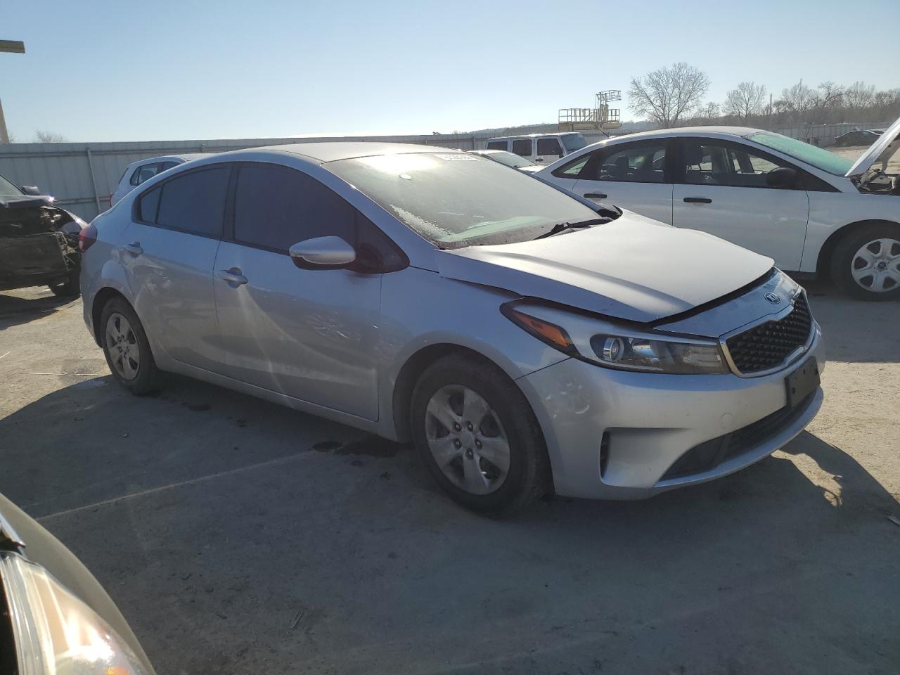 Photo 3 VIN: 3KPFK4A78HE084515 - KIA FORTE 