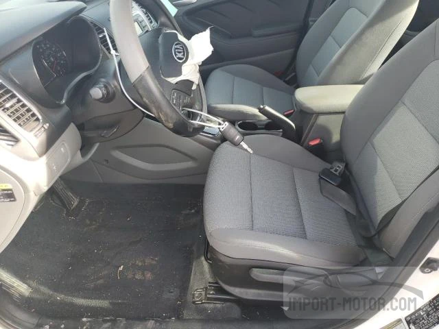 Photo 6 VIN: 3KPFK4A78JE176701 - KIA FORTE 