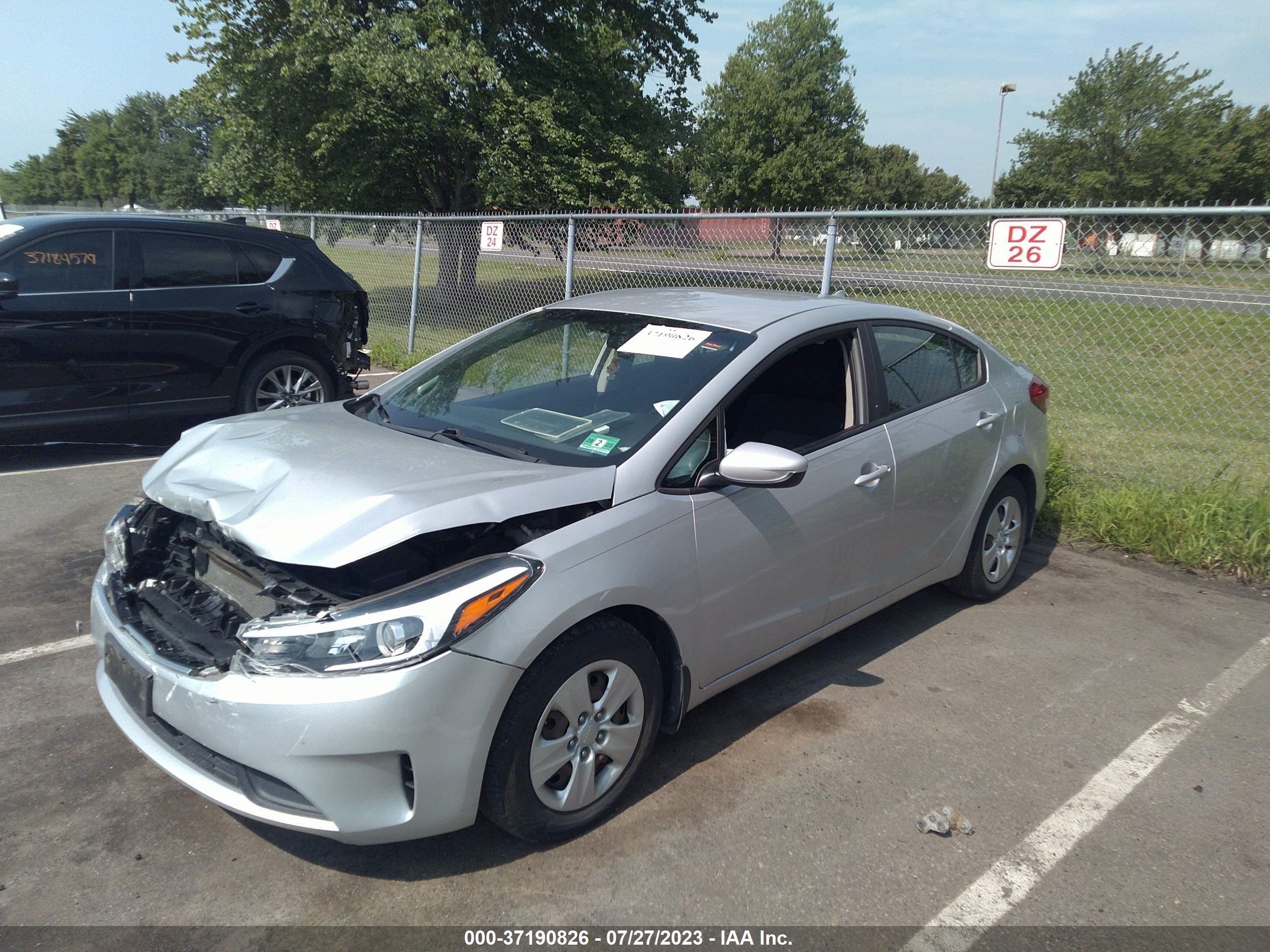 Photo 1 VIN: 3KPFK4A78JE211995 - KIA FORTE 