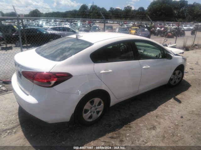 Photo 3 VIN: 3KPFK4A78JE228781 - KIA FORTE 