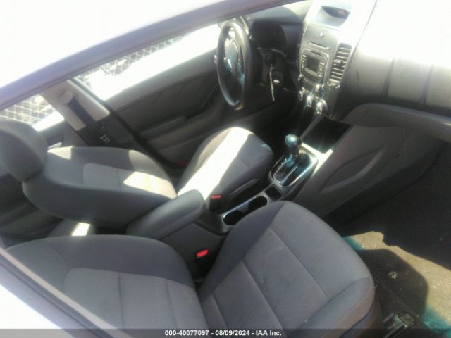 Photo 4 VIN: 3KPFK4A78JE228781 - KIA FORTE 