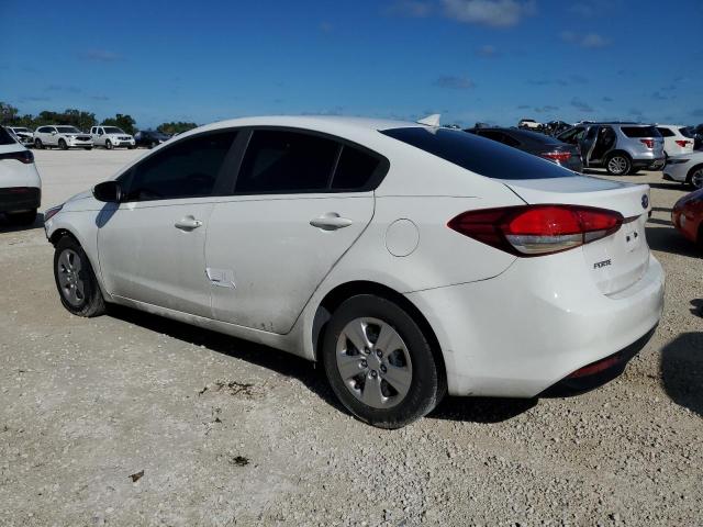 Photo 1 VIN: 3KPFK4A78JE231292 - KIA FORTE LX 