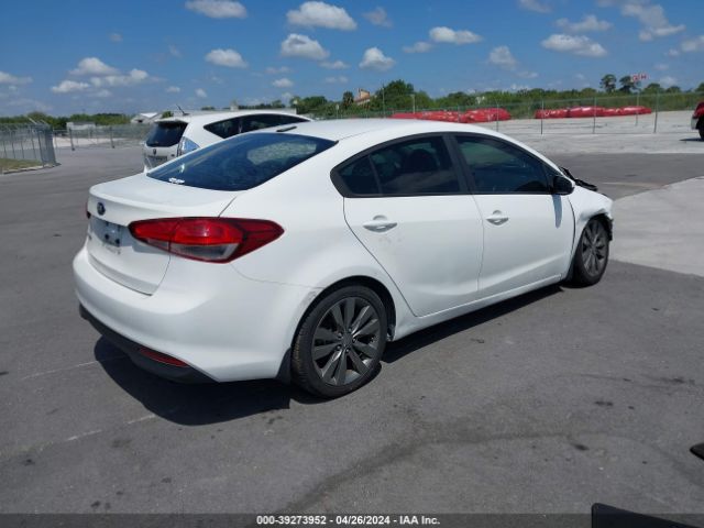 Photo 3 VIN: 3KPFK4A78JE236007 - KIA FORTE 