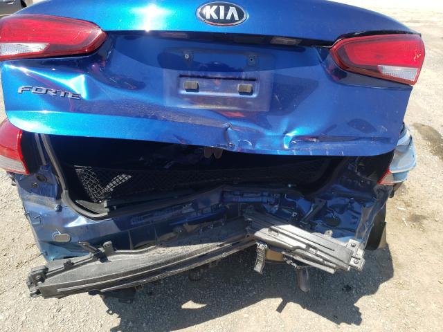 Photo 8 VIN: 3KPFK4A78JE260615 - KIA FORTE LX 