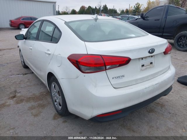 Photo 2 VIN: 3KPFK4A78JE272473 - KIA FORTE 