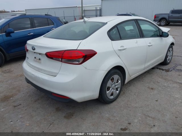 Photo 3 VIN: 3KPFK4A78JE272473 - KIA FORTE 