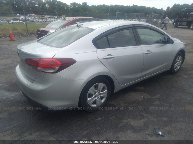 Photo 3 VIN: 3KPFK4A79HE015705 - KIA FORTE 