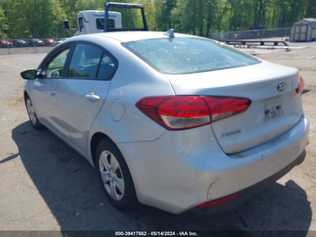 Photo 2 VIN: 3KPFK4A79HE043987 - KIA FORTE 