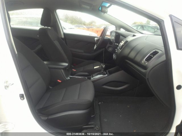 Photo 4 VIN: 3KPFK4A79HE088279 - KIA FORTE 