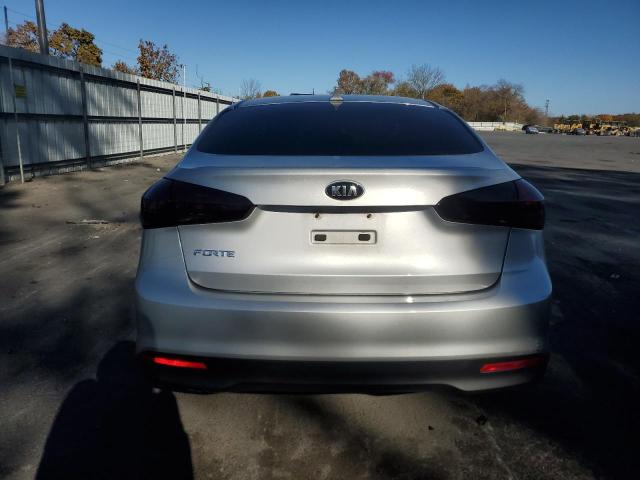 Photo 5 VIN: 3KPFK4A79HE096754 - KIA FORTE LX 