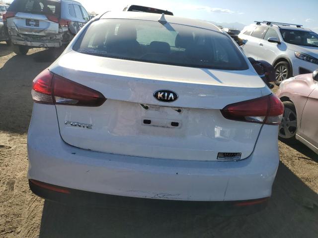 Photo 5 VIN: 3KPFK4A79JE164816 - KIA FORTE LX 