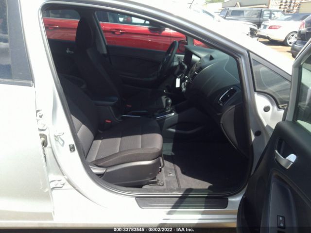 Photo 4 VIN: 3KPFK4A79JE188808 - KIA FORTE 