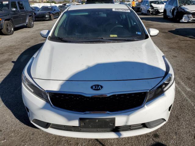 Photo 4 VIN: 3KPFK4A79JE218115 - KIA FORTE LX 