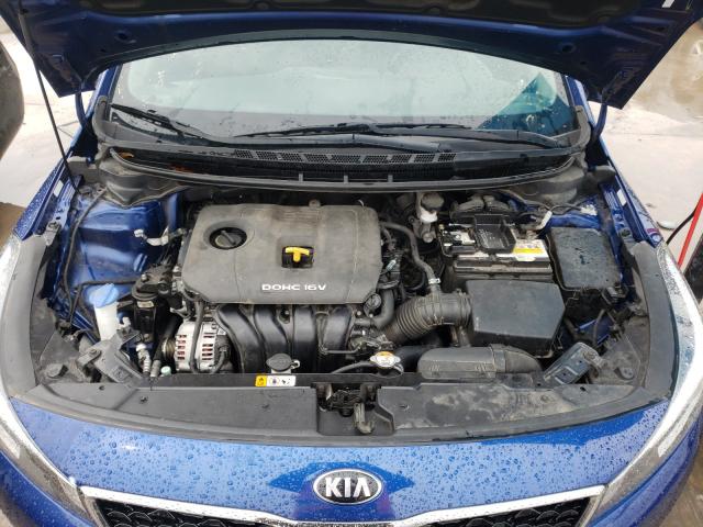 Photo 6 VIN: 3KPFK4A79JE258856 - KIA FORTE LX 