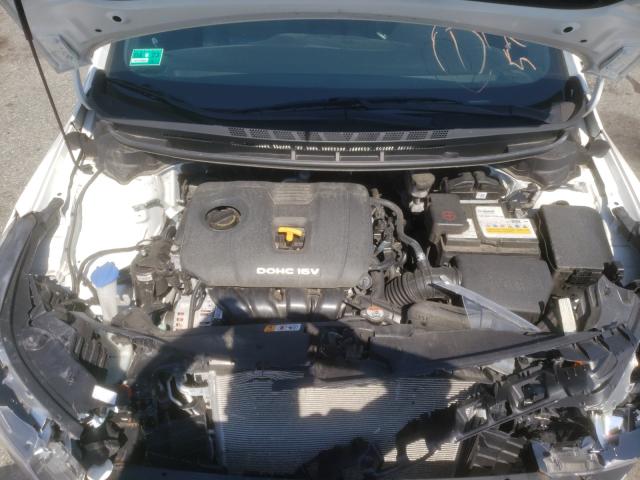 Photo 6 VIN: 3KPFK4A79JE280873 - KIA FORTE LX 