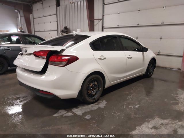 Photo 3 VIN: 3KPFK4A7XHE011100 - KIA FORTE 