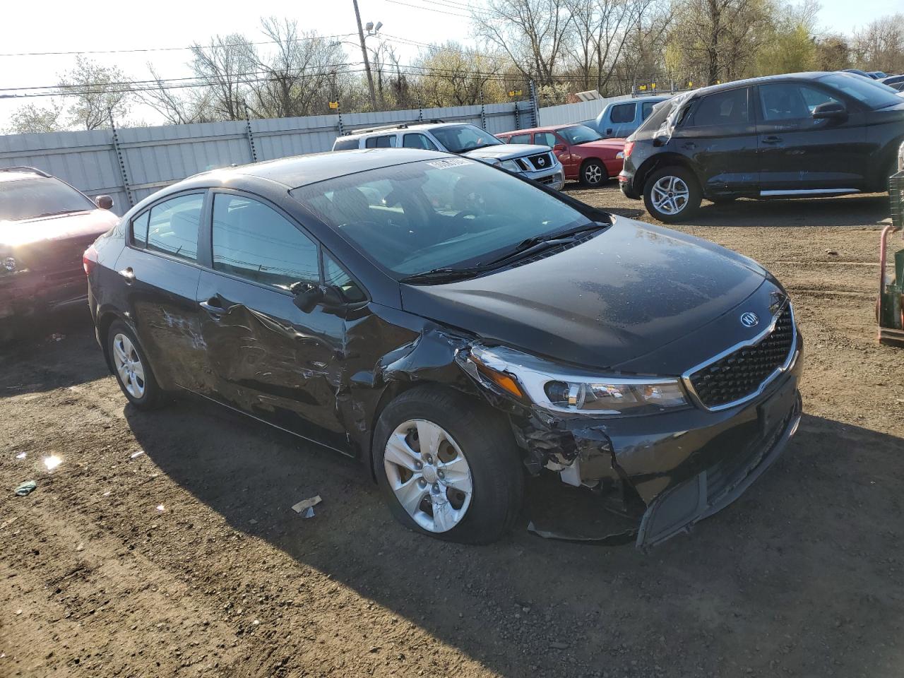 Photo 3 VIN: 3KPFK4A7XHE029838 - KIA FORTE 