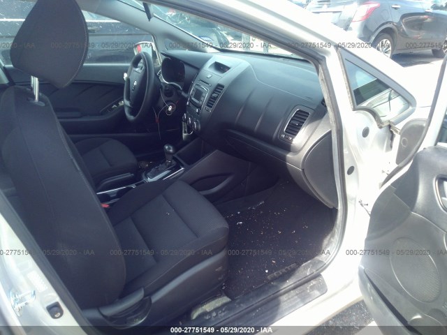 Photo 4 VIN: 3KPFK4A7XHE031265 - KIA FORTE 