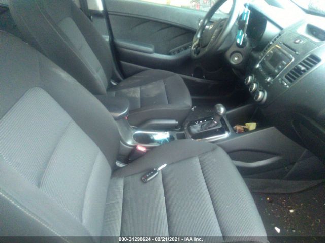 Photo 4 VIN: 3KPFK4A7XHE031461 - KIA FORTE 