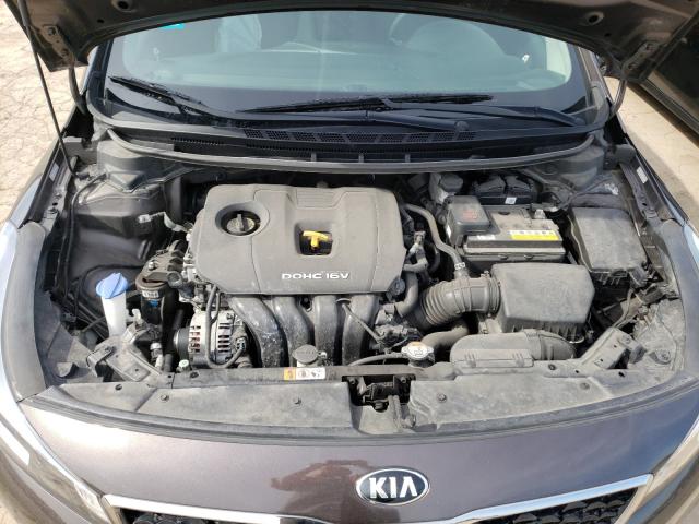 Photo 6 VIN: 3KPFK4A7XHE040404 - KIA FORTE LX 