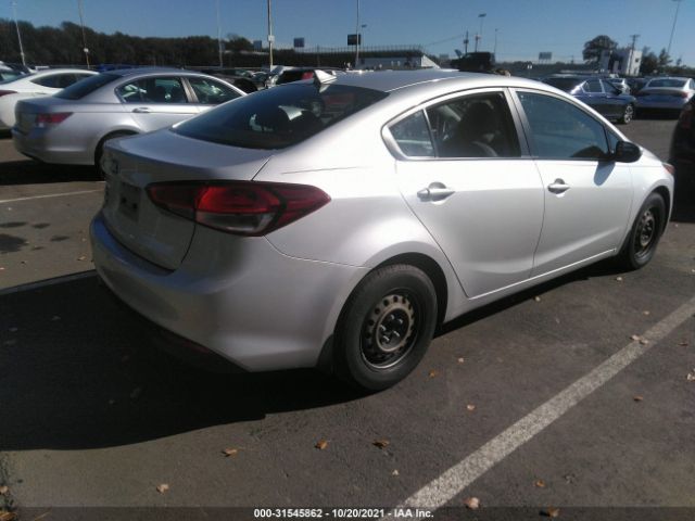 Photo 3 VIN: 3KPFK4A7XHE065626 - KIA FORTE 