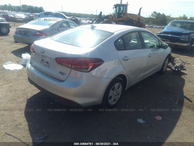 Photo 3 VIN: 3KPFK4A7XHE066047 - KIA FORTE 