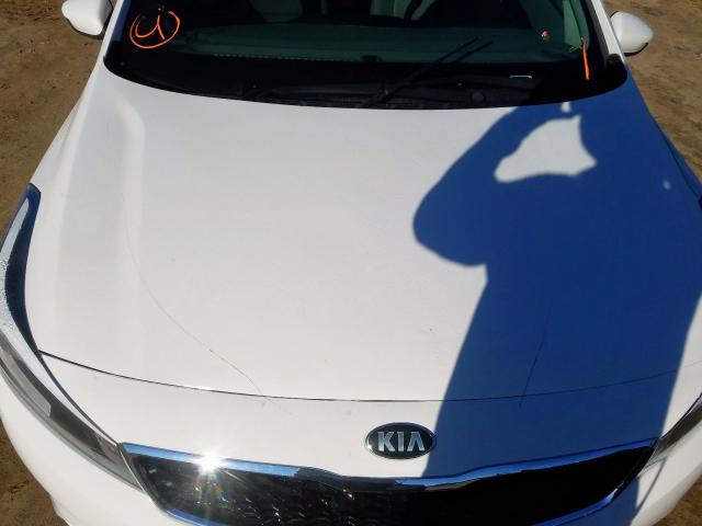 Photo 6 VIN: 3KPFK4A7XHE066288 - KIA FORTE LX 