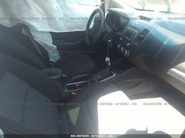 Photo 4 VIN: 3KPFK4A7XHE067098 - KIA FORTE 