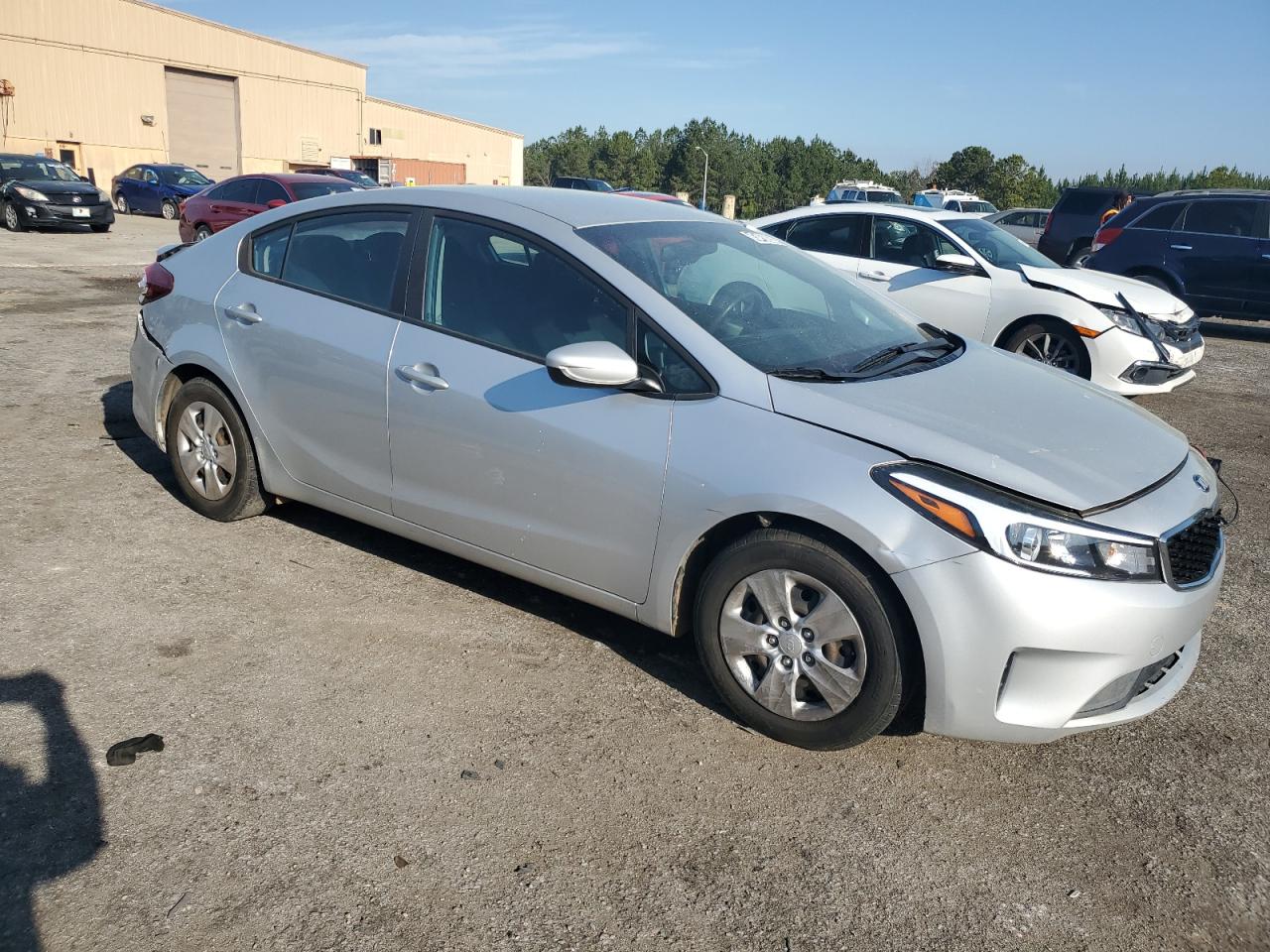 Photo 3 VIN: 3KPFK4A7XHE069305 - KIA FORTE 