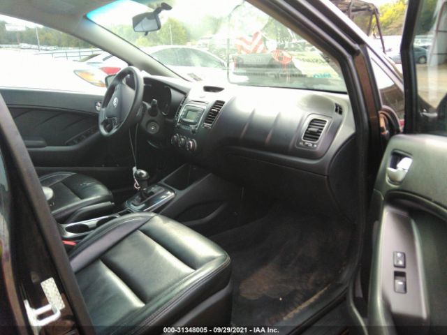 Photo 4 VIN: 3KPFK4A7XHE072978 - KIA FORTE 