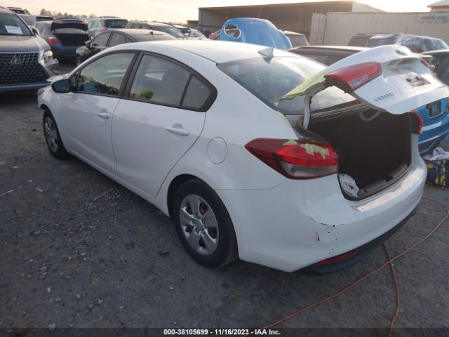 Photo 2 VIN: 3KPFK4A7XHE081762 - KIA FORTE 