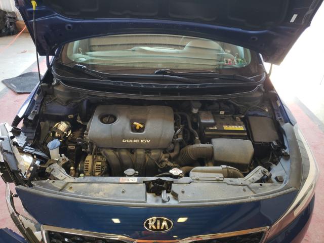 Photo 6 VIN: 3KPFK4A7XHE097380 - KIA FORTE LX 