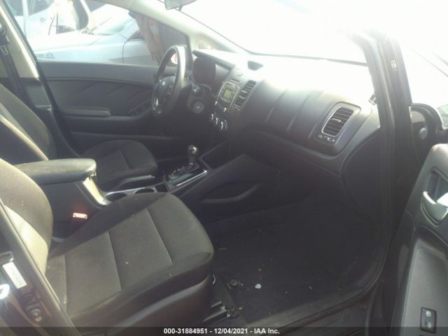 Photo 4 VIN: 3KPFK4A7XHE103940 - KIA FORTE 