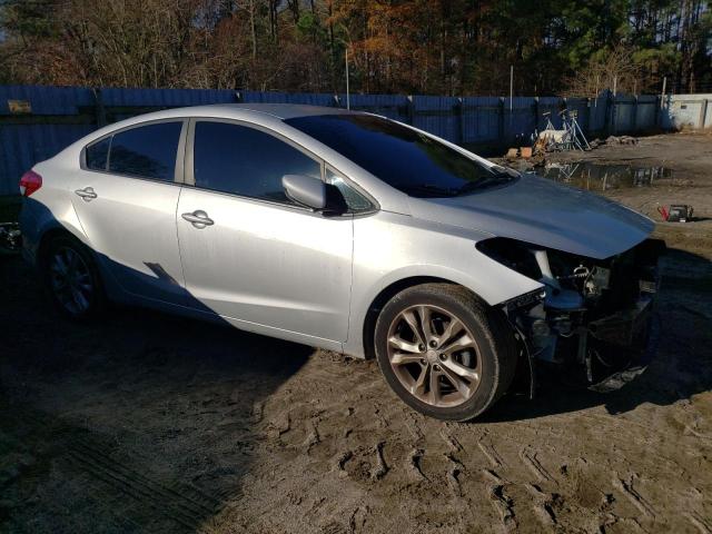 Photo 3 VIN: 3KPFK4A7XHE104313 - KIA FORTE 