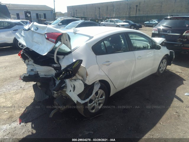 Photo 3 VIN: 3KPFK4A7XHE109608 - KIA FORTE 