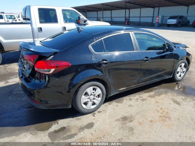 Photo 3 VIN: 3KPFK4A7XHE111715 - KIA FORTE 