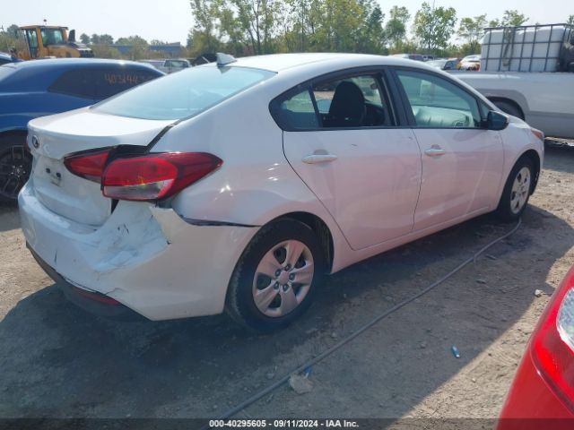 Photo 3 VIN: 3KPFK4A7XHE115540 - KIA FORTE 