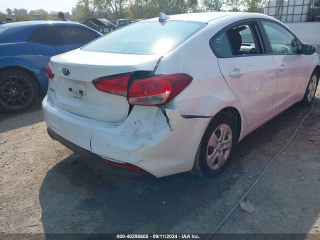 Photo 5 VIN: 3KPFK4A7XHE115540 - KIA FORTE 