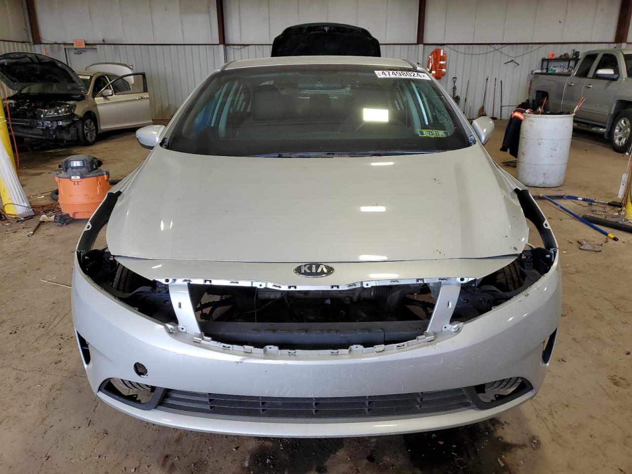 Photo 4 VIN: 3KPFK4A7XHE146593 - KIA FORTE 