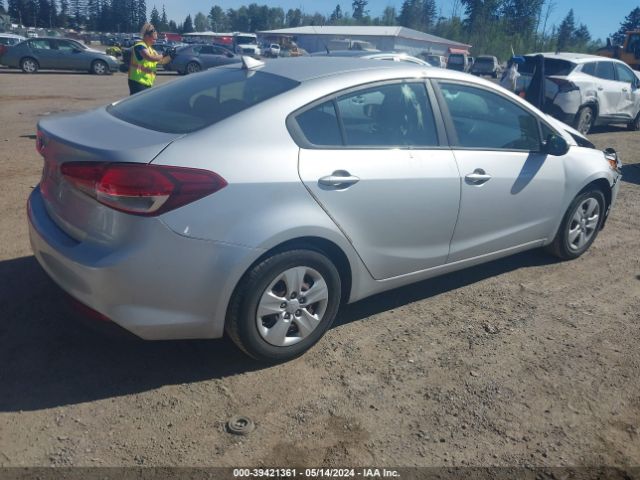 Photo 3 VIN: 3KPFK4A7XHE149641 - KIA FORTE 