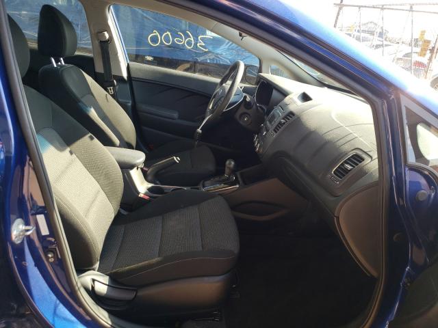 Photo 4 VIN: 3KPFK4A7XHE149977 - KIA FORTE LX 