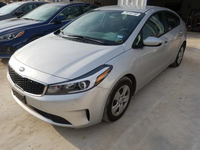 Photo 1 VIN: 3KPFK4A7XJE176117 - KIA FORTE LX 