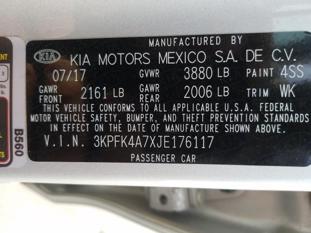 Photo 9 VIN: 3KPFK4A7XJE176117 - KIA FORTE LX 