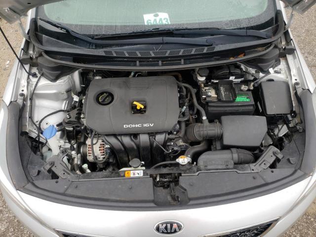 Photo 10 VIN: 3KPFK4A7XJE185724 - KIA FORTE LX 