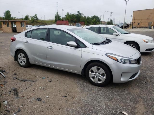 Photo 3 VIN: 3KPFK4A7XJE185724 - KIA FORTE LX 