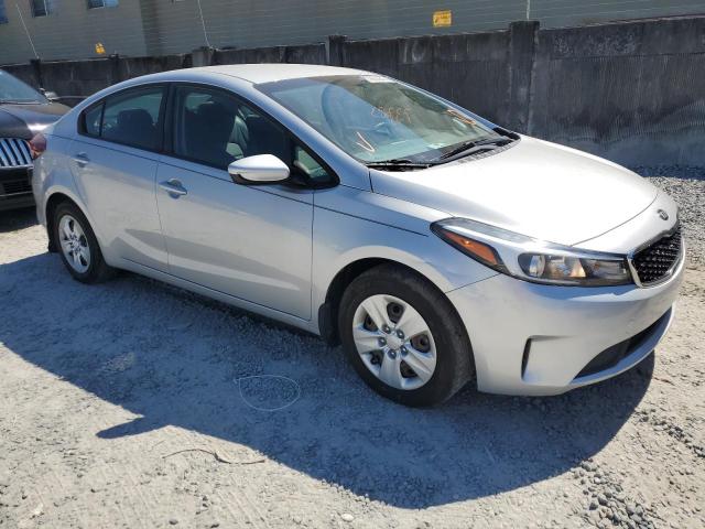 Photo 3 VIN: 3KPFK4A7XJE185724 - KIA FORTE LX 