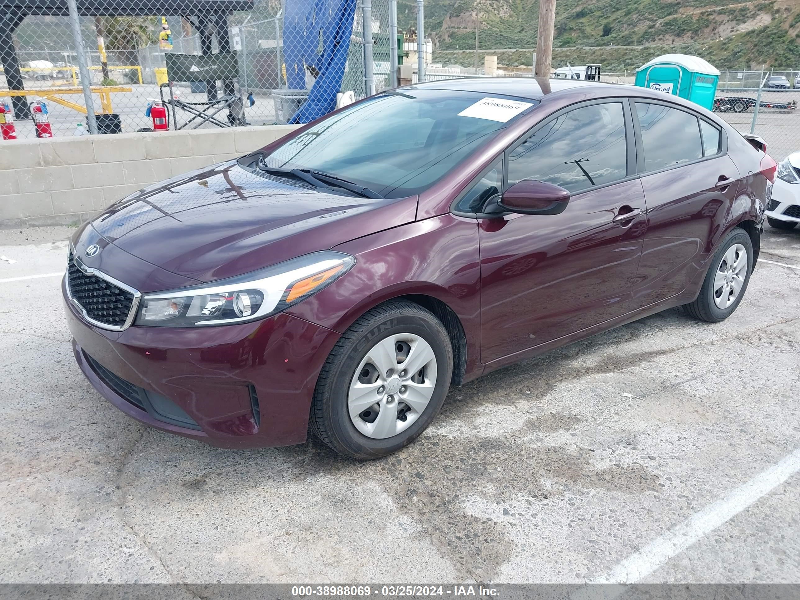 Photo 1 VIN: 3KPFK4A7XJE204210 - KIA FORTE 